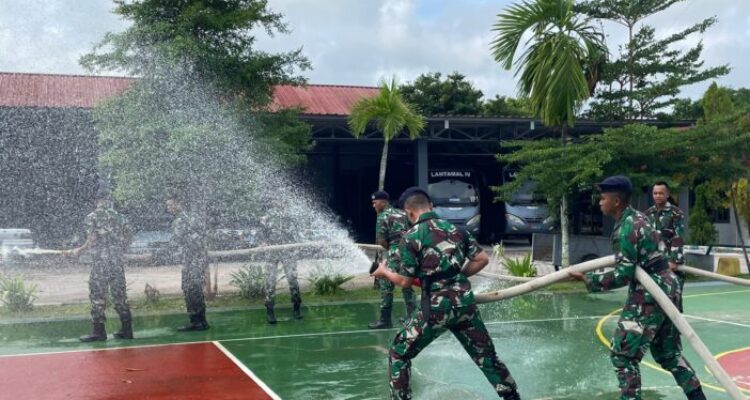 Lanal Ranai Gelar Latihan Peran Penanggulangan Kebakaran (PEK)