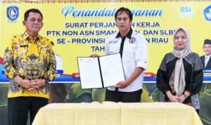 Gubernur Kepri Serahkan SK 211 PTK Non ASN di Lingga