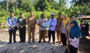 Baznas Lingga Rehab Rumah Warga Tidak Mampu di Kelurahan Dabo