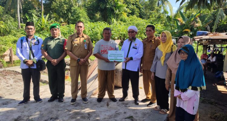 Baznas Lingga Rehab Rumah Warga Tidak Mampu di Kelurahan Dabo