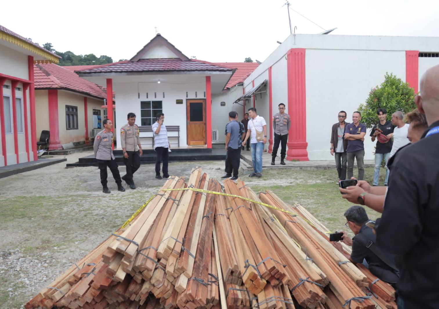 Satreskrim Polres Lingga Amankan Pelaku Ilegal Logging