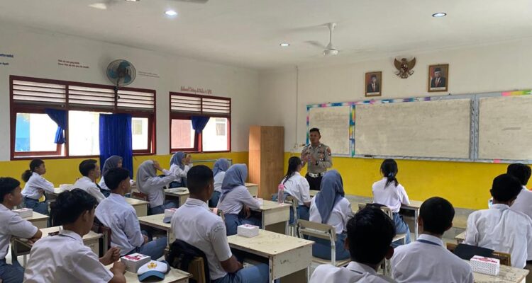 Satlantas Polres Lingga Sosialisasikan Kamseltibcarlantas di SMAN 2 Singkep