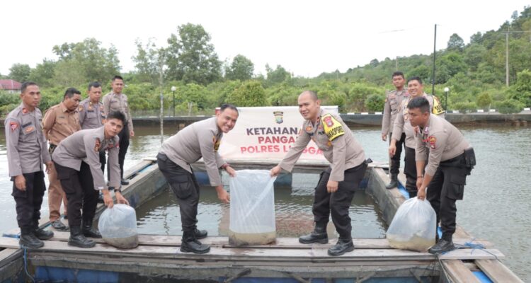 Pemulihan Ekonomi Nasional, Kapolres Lingga Tebar 6000 Benih Ikan