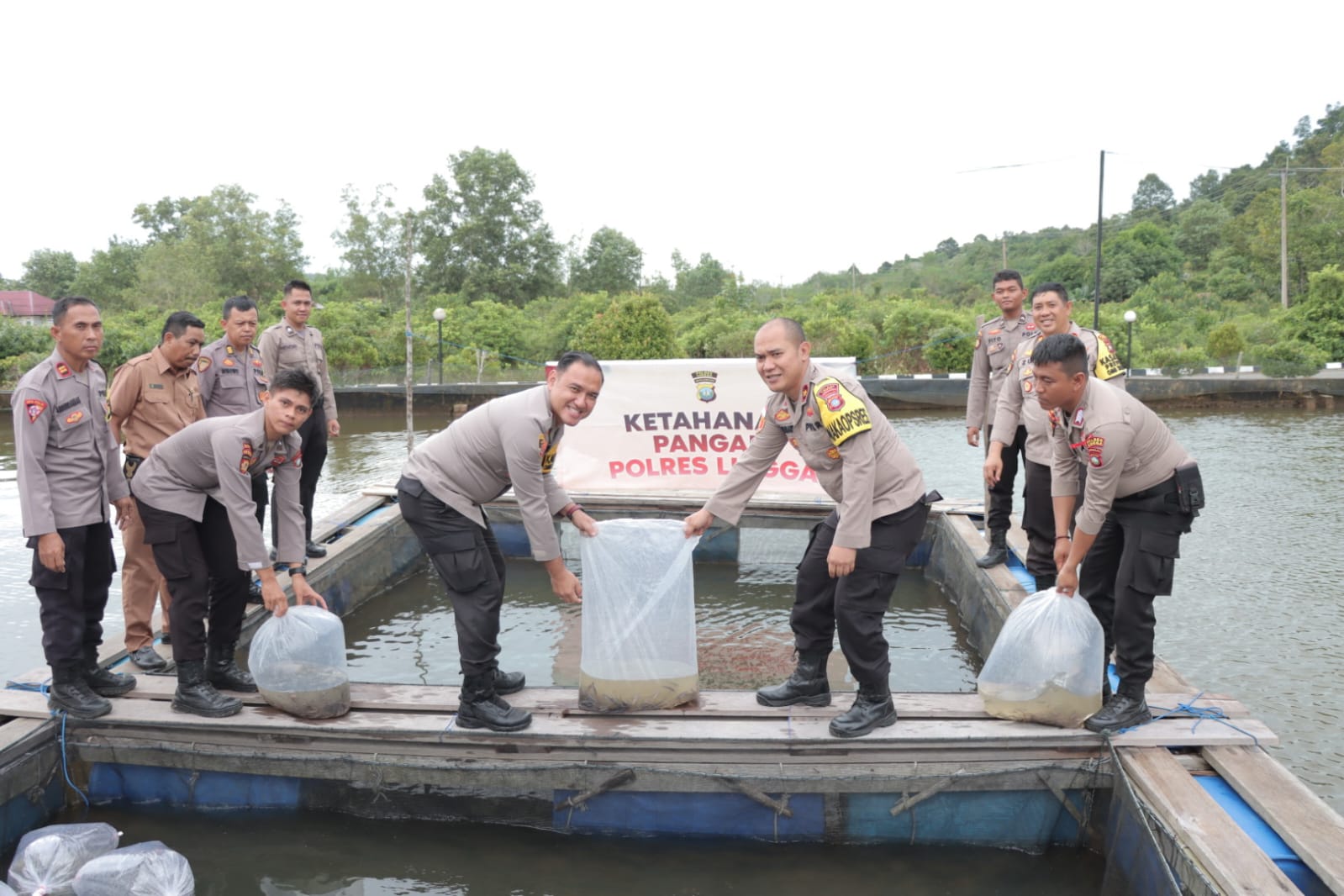 Pemulihan Ekonomi Nasional, Kapolres Lingga Tebar 6000 Benih Ikan