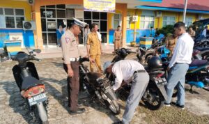 Polres Lingga Sosialisasikan Larangan Penggunaan Knalpot Brong di SMKN 1 Singkep