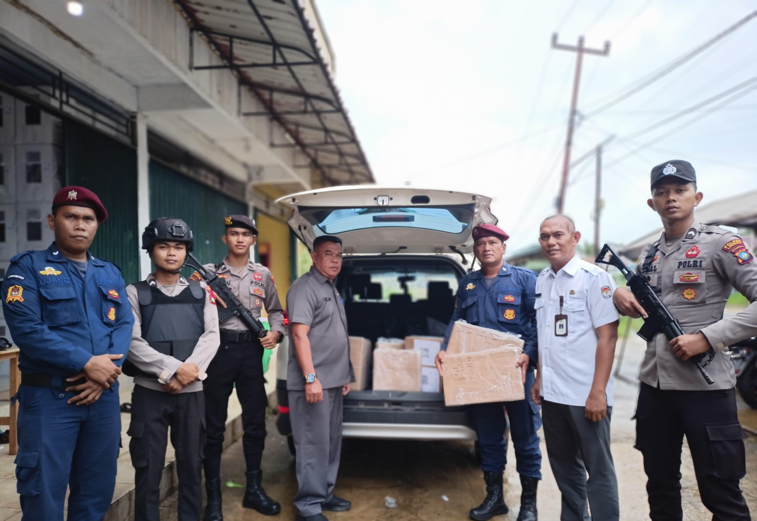 Polres Lingga Amankan Kedatangan Logistik Tahap II Pemilu 2024