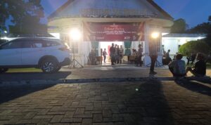 Situasi Terkini Jelang Debat Terbuka Paslon Pilkada Bupati Lingga di Gedung Nasional Dabo Singkep, Kondusif dan Aman | fotografer: ivantry