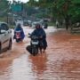 Banjir di Tanjungpinang Surut Lebih Cepat Berkat Normalisasi Drainase dan Waduk Sri Katon | fotografer: Cahyo