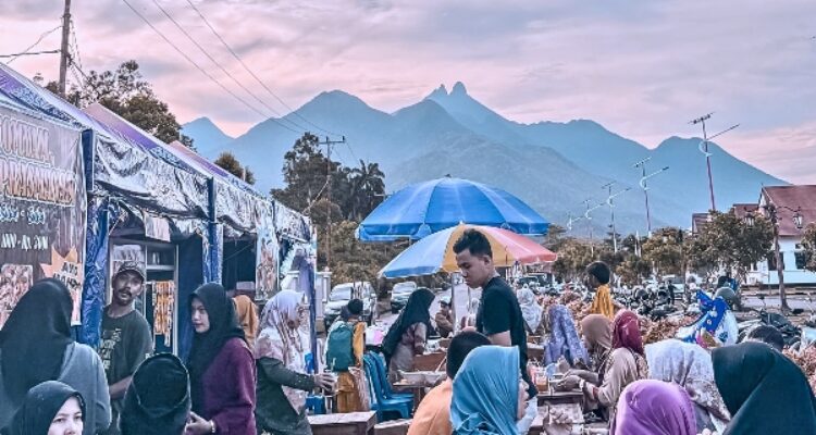 Bazar UMKM dan Pasar Murah Warnai Perayaan HUT Kabupaten Lingga ke-21| fotografer: Danu