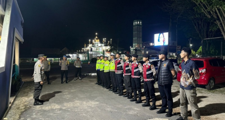 Polres Lingga Gelar Patroli malam jaga situasi keamanan dan ketertiban masyarakat (Kamtibmas) | fotografer: ist