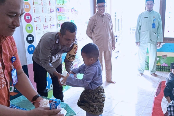 Makanan Tambahan Bergizi dari Desa Tanjung Harapan Untuk Anak-anak PAUD |fotografer: ist