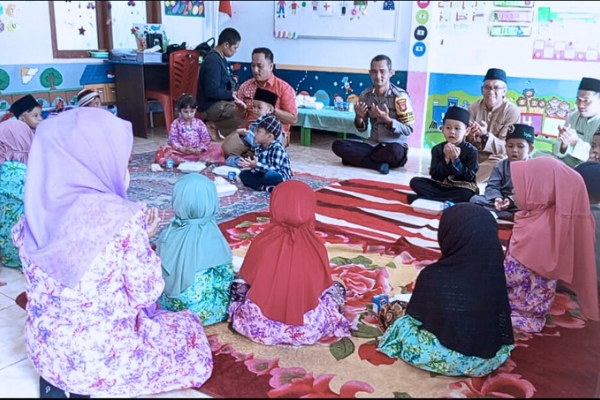 Makanan Tambahan Bergizi dari Desa Tanjung Harapan Untuk Anak-anak PAUD |fotografer: ist