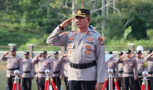 Wakapolres Lingga, KOMPOL Andi Sutrisno, A.Md., S.H., M.H., memimpin upacara mewakili Kapolres Lingga AKBP Pahala Martua Nababan, S.H., S.I.K., M.H.