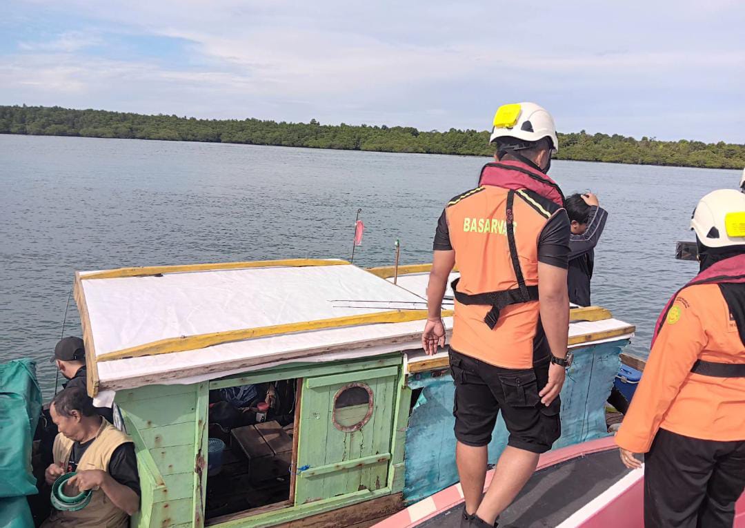 Dihantam Badai di Perairan Telang, 10 Nelayan Kijang Selamat Setelah Terombang-ambing di Laut