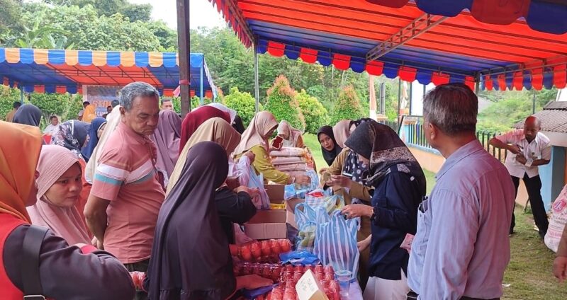Bazar Murah Singkep Barat Bantu Warga Hadapi Idul Adha