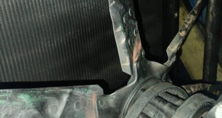 kerusakan mesin Pembangkit Listrik Tenaga Diesel (PLTD).