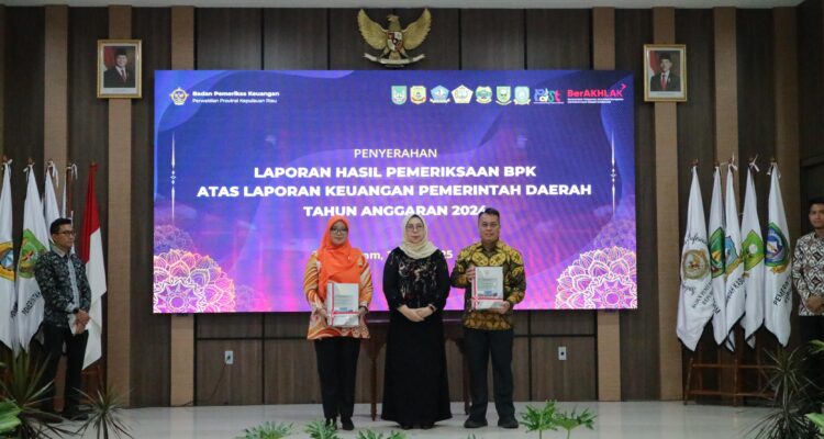 Caption foto: Pemkab Lingga menerima Laporan Hasil Pemeriksaan BPK atas LKPD 2024, menegaskan raihan opini WTP ke-8 secara berturut-turut.