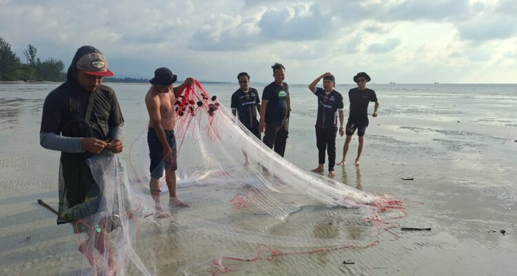 LMG Berkemah di Pantai Dabo Singkep, Gaungkan Wisata Lingga