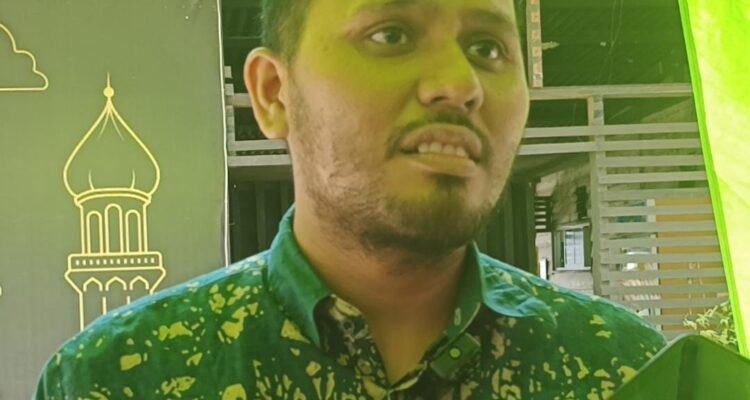 Suherman, kuasa hukum Dina dan Aprina, saat diwawancarai