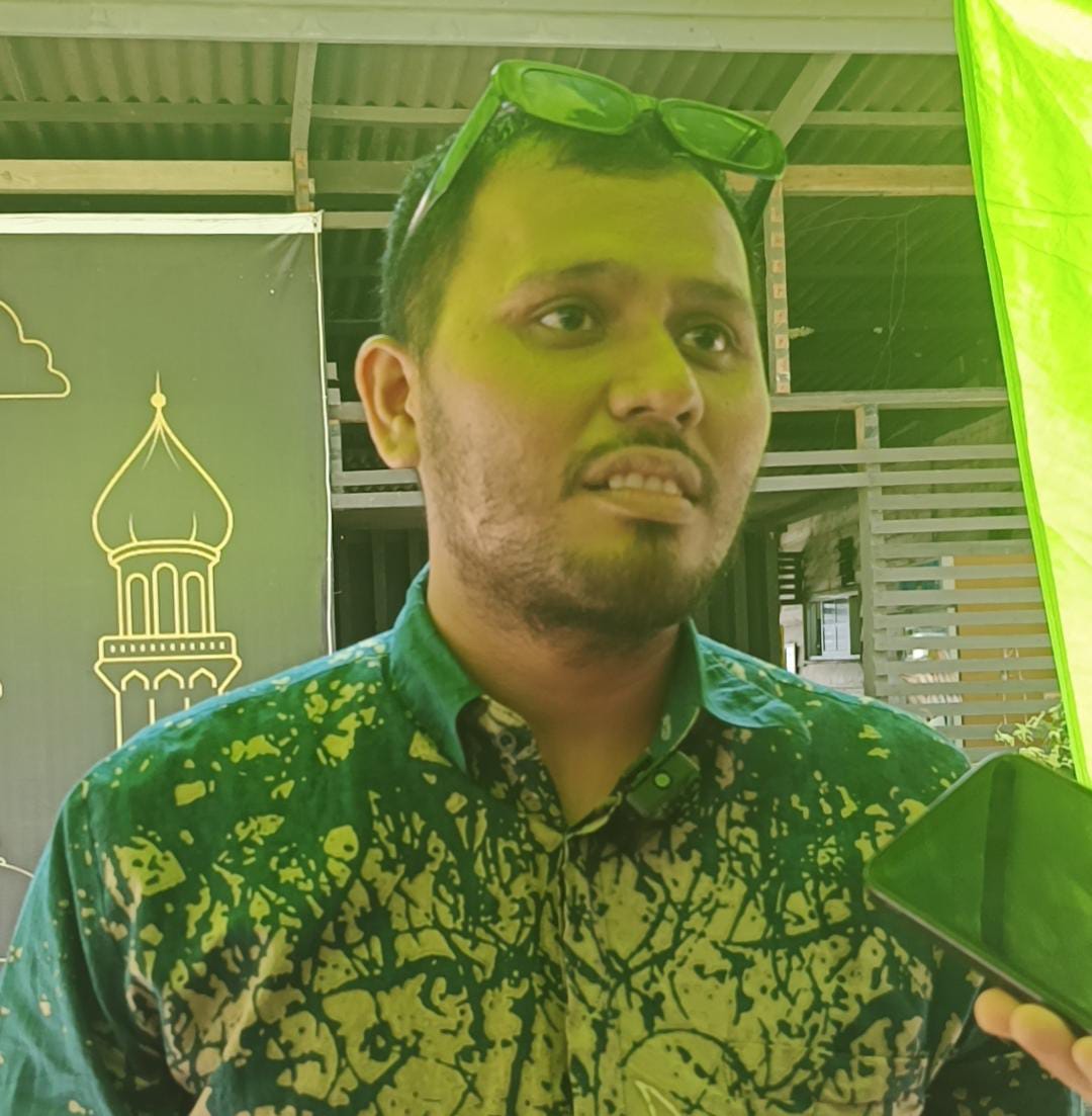 Suherman, kuasa hukum Dina dan Aprina, saat diwawancarai