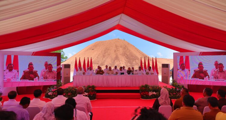Launching Sekaligus Laksanakan Press Conference Sisa Stockpile Bijih Bauksit di Provinsi Kepulauan Riau.