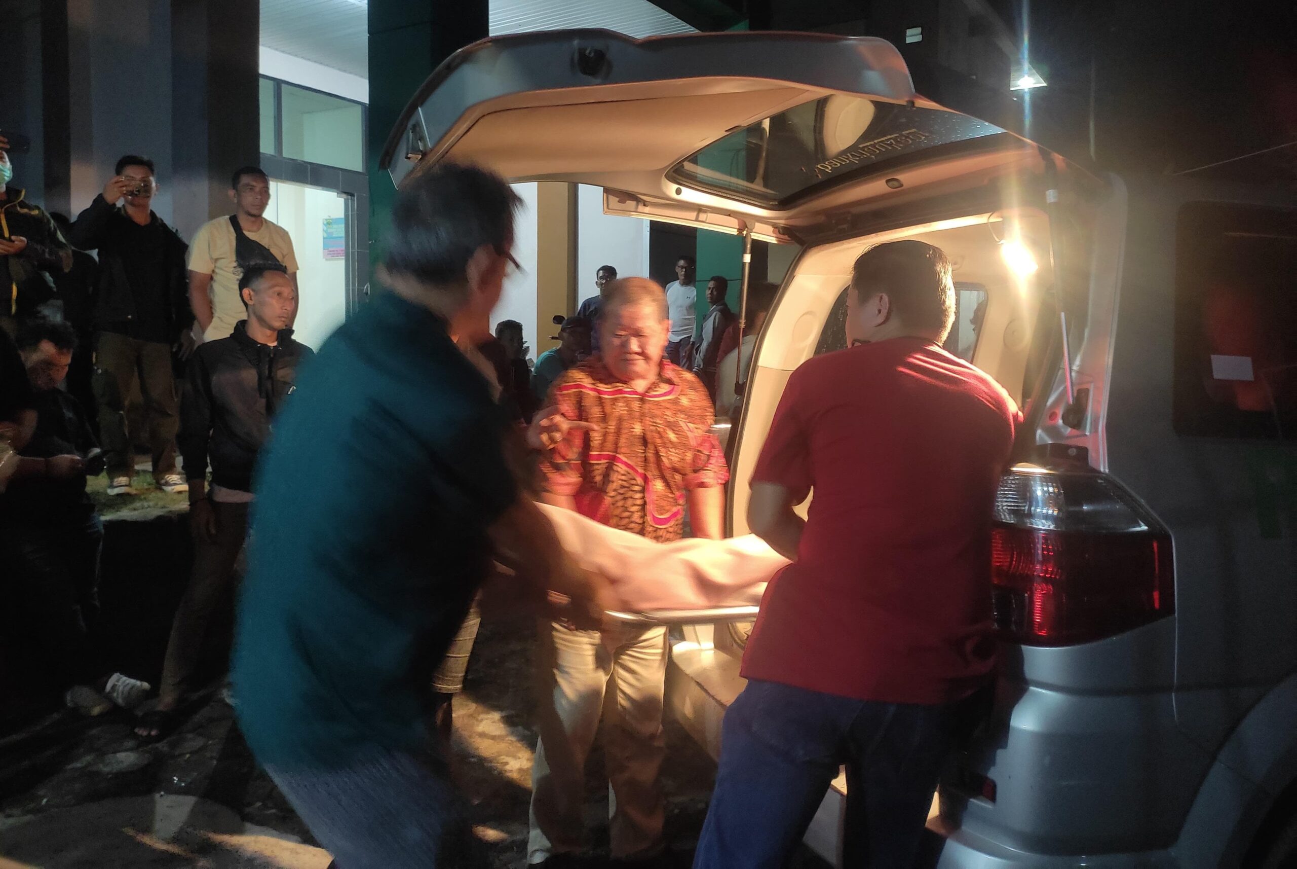 Warga Dabo Singkep, Kabupaten Lingga, dikejutkan dengan penemuan jasad Thai Ngen Lek alias Yusrizal (72), warga Setajam, yang sebelumnya dilaporkan hilang sejak Jumat malam, 1 Agustus 2025. 