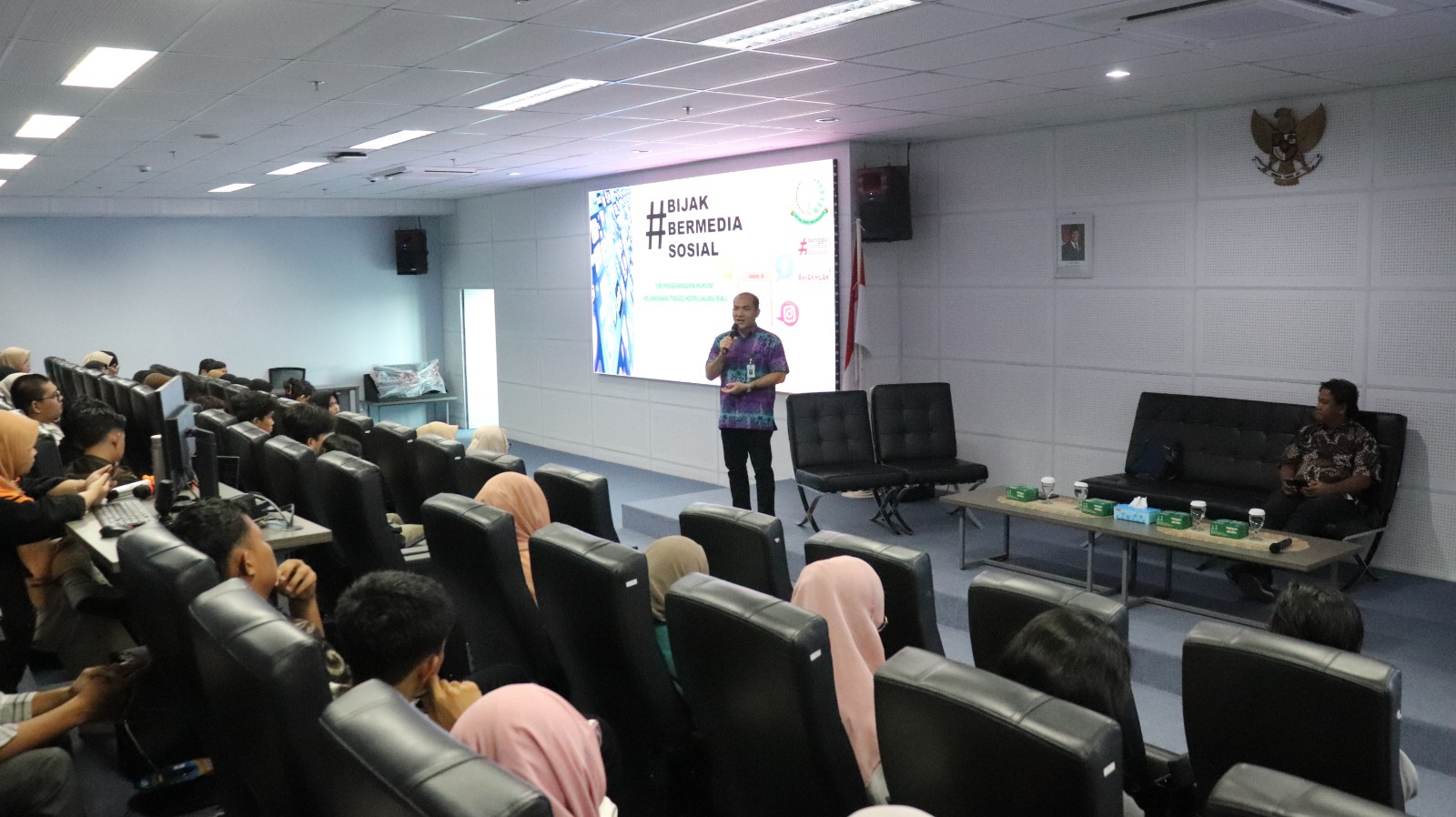 Kejati Kepri Goes To Campus, Edukasi Mahasiswa Politeknik Negeri Batam