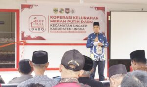 Wakil Bupati Lingga, Novrizal, meresmikan Koperasi Merah Putih (KMP) Kelurahan Dabo, Kamis (14/8/2025).