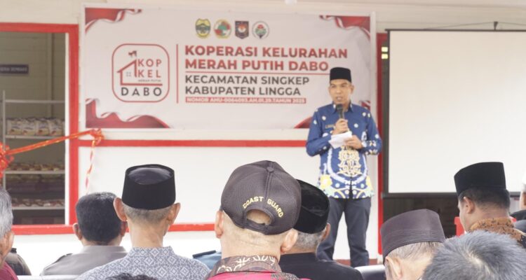 Wakil Bupati Lingga, Novrizal, meresmikan Koperasi Merah Putih (KMP) Kelurahan Dabo, Kamis (14/8/2025).