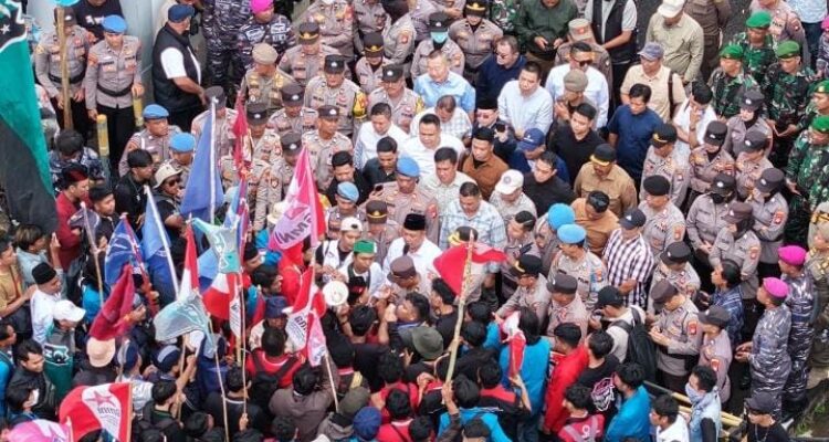 DPRD Kepri Didemo, Mahasiswa Ultimatum Soal 13 Tuntutan