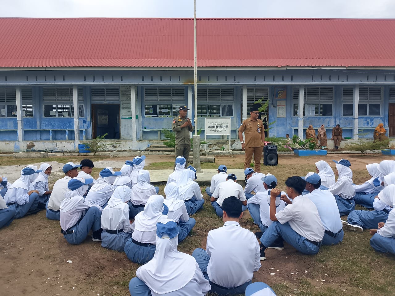 SMA N 1 Kepulauan Posek Gandeng Satpol PP Perkuat Pengawasan Siswa