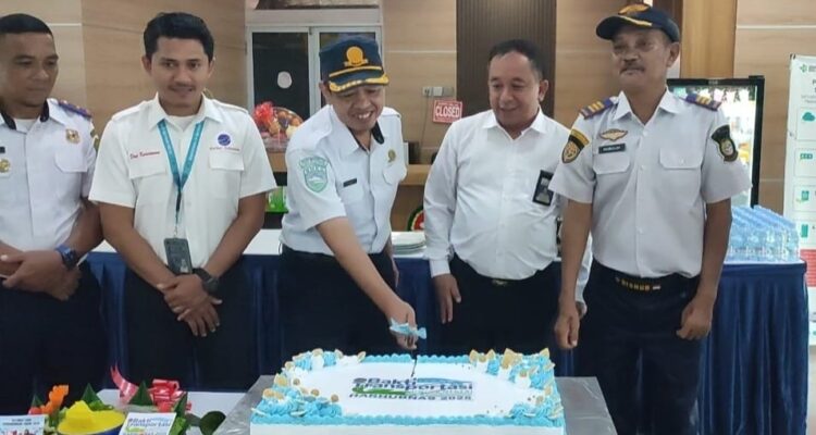 Bandara Dabo Singkep Rayakan Harhubnas 2025 dengan Upacara dan Aksi Sosial