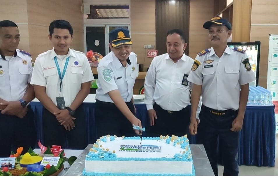 Bandara Dabo Singkep Rayakan Harhubnas 2025 dengan Upacara dan Aksi Sosial