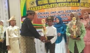 Siswa SMPN 3 Satu Atap Kundur, Arya Eka Pratama Raih Juara II Pidato Festival Tunas Bahasa Ibu 2025 Karimun