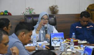 DPRD Lingga bersama SPSI dan penambang timah bahas solusi atas sulitnya lapangan kerja. Ketua DPRD Maya Sari dorong percepatan WPR menjadi IPR | f. Red