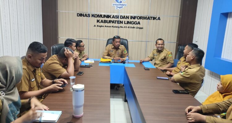 Kadis Kominfo Lingga Izjumadillah Pimpin Rapat Evaluasi Kinerja Bidang IKP | f. Diskominfo Lingga