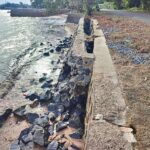 Kondisi batu miring di Desa Tanjung Harapan yang sudah rusak parah. F. Redaksi