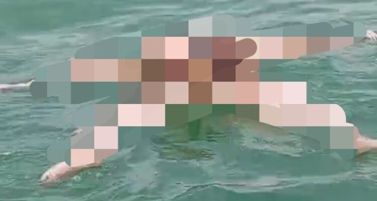 Mayat yang ditemukan mengapung di perairan Pulau Lalang. F. Redaksi