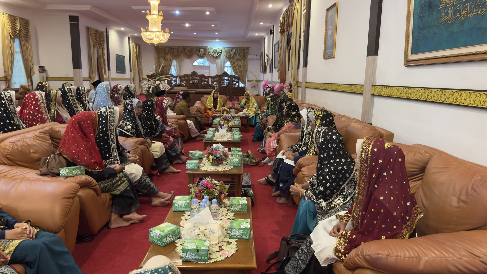 Kegiatan pembinaan Kualitas Mutu Pengrajin Tudung Manto. F. Redaksi