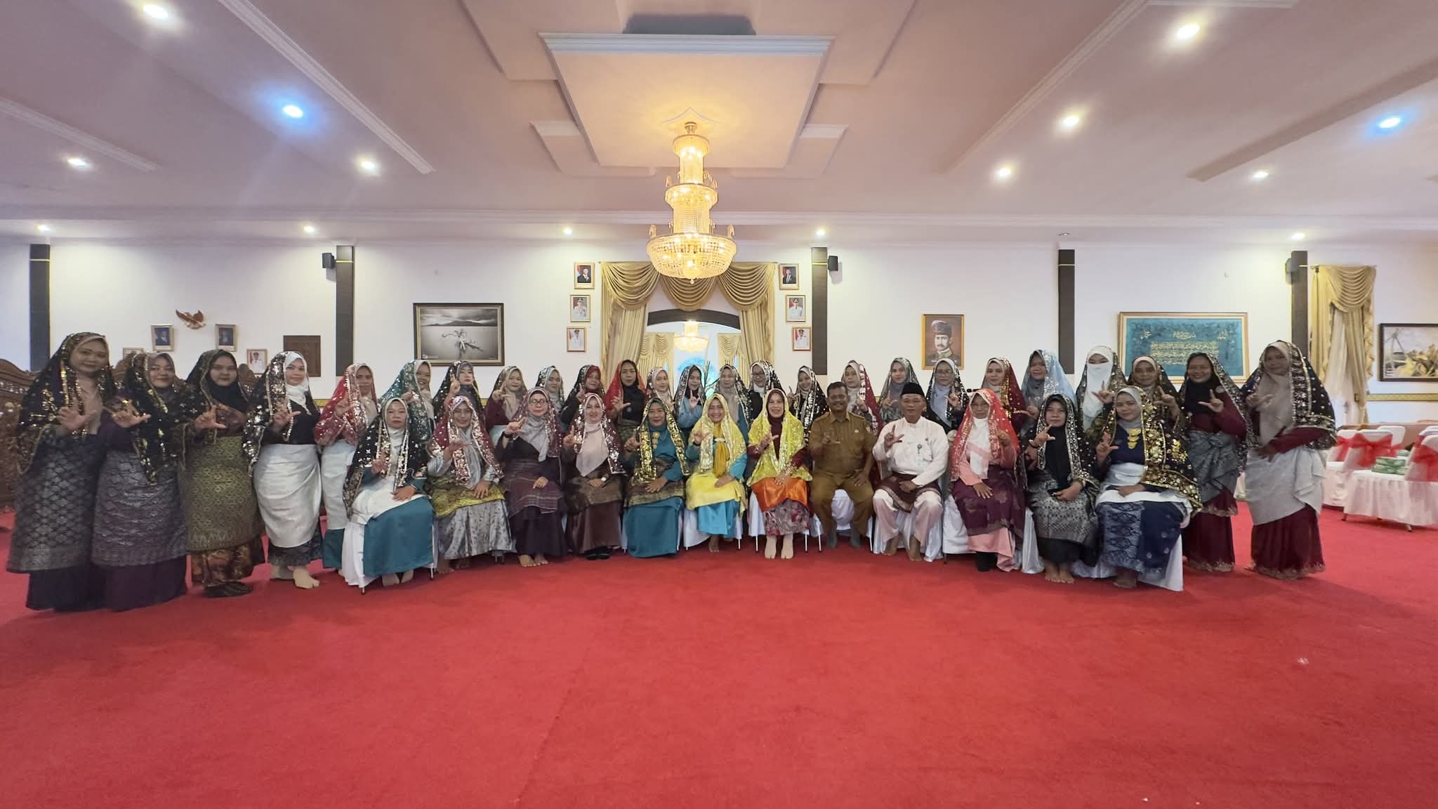 Peningkatan Kualitas Mutu Pengrajin Tudung Manto oleh Disperindagkop UMKM Kabupaten Lingga. F. Redaksi