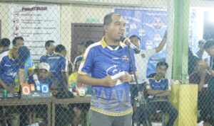 Wakil Bupati Lingga, Novrizal saat menutup kegiatan Turnamen Futsal LMG CUP 2 tahun 2025. F. Redaksi
