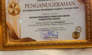 Anugerah Keterbukaan Informasi Publik tingkat Provinsi Kepulauan Riau Tahun 2025 yang diperoleh Bawaslu Lingga. F. Redaksi