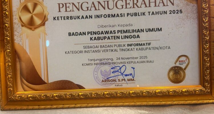 IMG-20251211-WA0022 Anugerah Keterbukaan Informasi Publik tingkat Provinsi Kepulauan Riau Tahun 2025 yang diperoleh Bawaslu Lingga. F. Redaksi