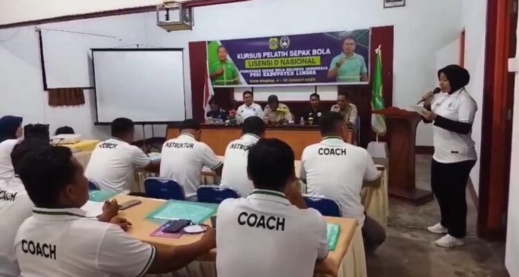 Kegiatan kursus pelatih sepak bola berlisensi yang diselenggarakan oleh Askab PSSI Lingga. F. Redaksi