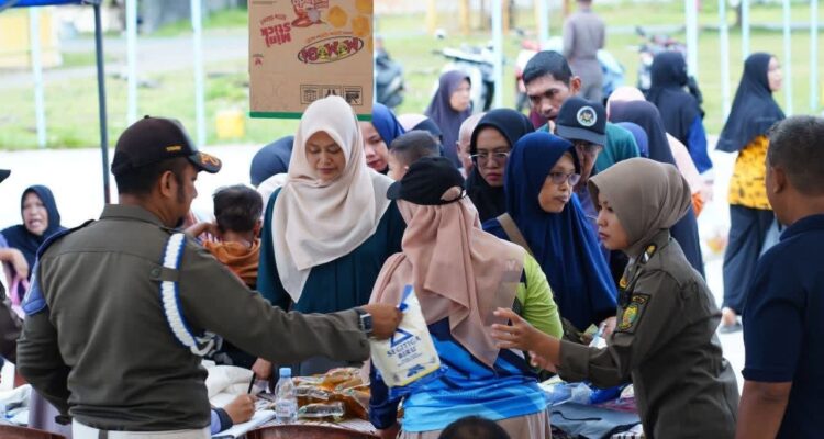 Pasar Murah TPID Digelar di Daik, Pemkab Lingga Tekan Inflasi Jelang Idul Adha | f. Redaksi