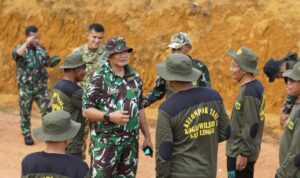 Sekda Lingga Sambut Kunjungan Kerja Pangkogabwilhan I, Perkuat Sinergi Ketahanan Pangan | f. Diskominfo Lingga Sekda Lingga Sambut Kunjungan Kerja Pangkogabwilhan I, Perkuat Sinergi Ketahanan Pangan | f. Diskominfo Lingga