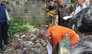 Tujuh Jaksa Kejari Lingga Kawal Rekonstruksi Kasus Pembunuhan di Setajam | f. Redaksi Tujuh Jaksa Kejari Lingga Kawal Rekonstruksi Kasus Pembunuhan di Setajam | f. Redaksi
